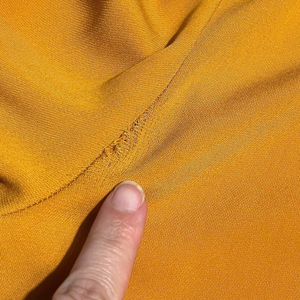 Sympli Mustard High-low hem line V-Neck Blouse quarter to 3/4 sleeves Size M - Picture 5 of 8